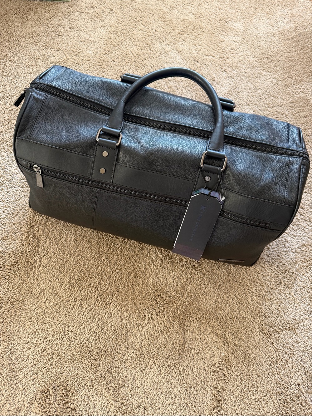 NWT THE GOTHAM 20" GENUINE PEBBLE GRAIN WEEKENDER - BLACK